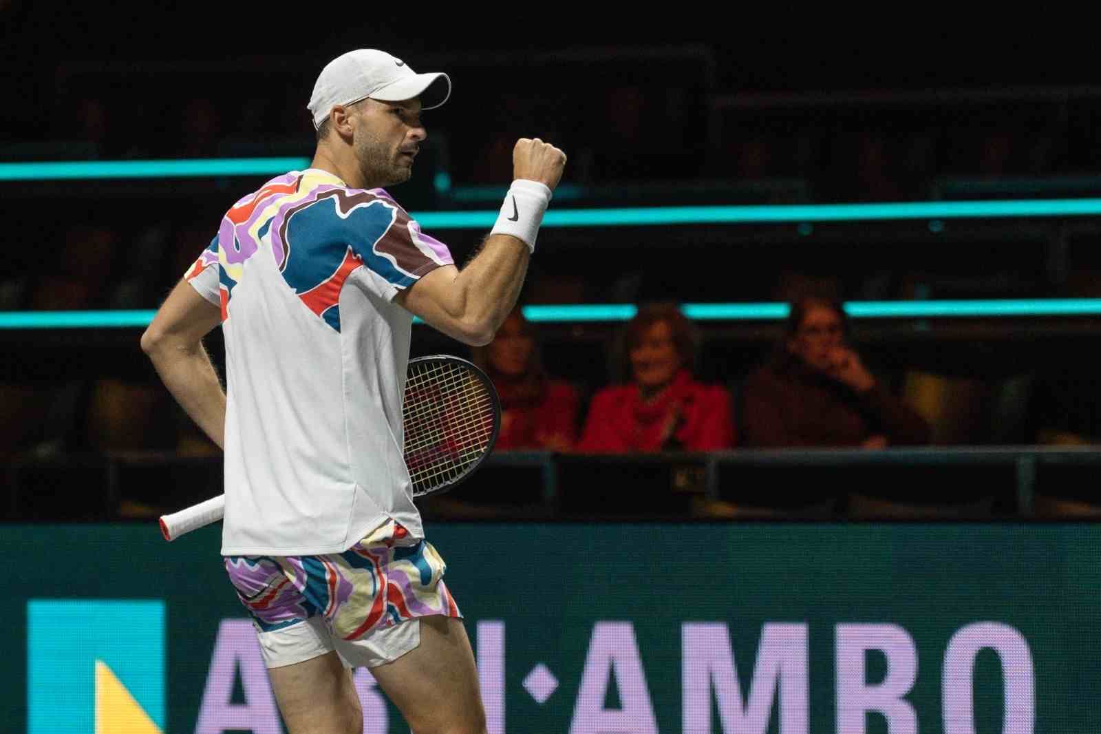 Dimitrov pone la sexta y arrolla a Karatsev