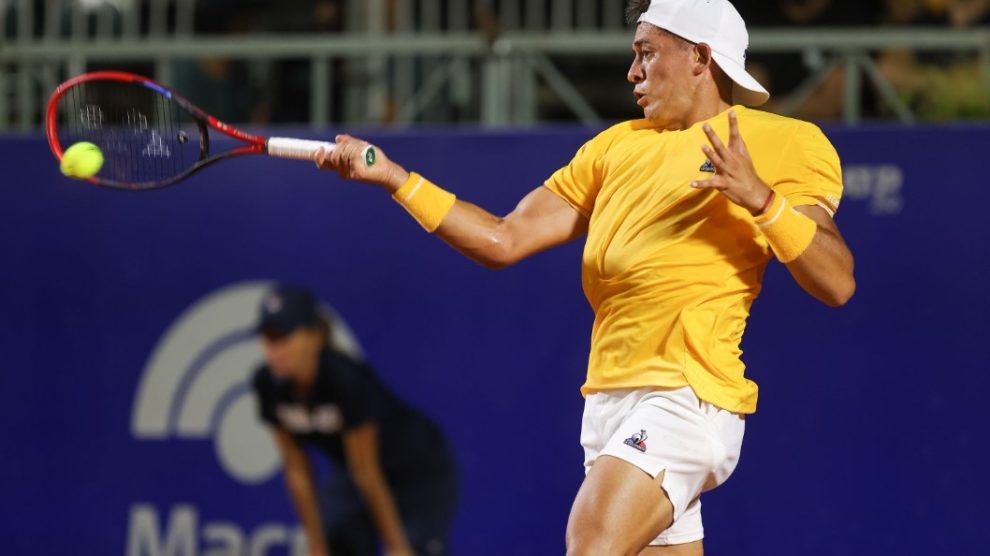 báez jugar público alienta