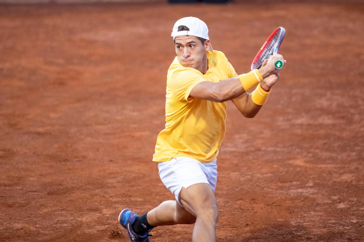 Báez tiene su lugar en las semifinales del Chile Open