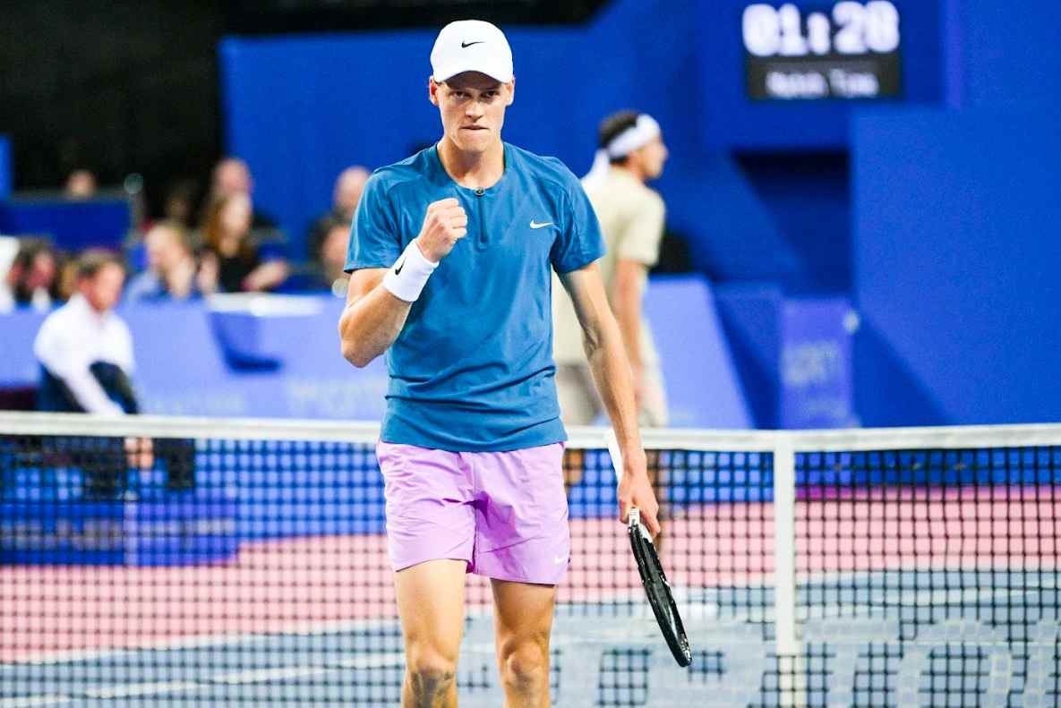 Sinner pisa fuerte en el debut de Miami