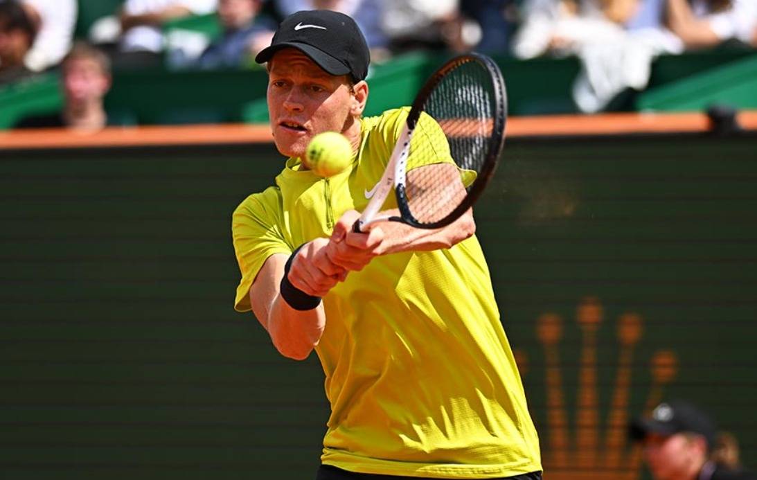 Sinner sufre para remontar a Hurkacz en el ATP Montecarlo