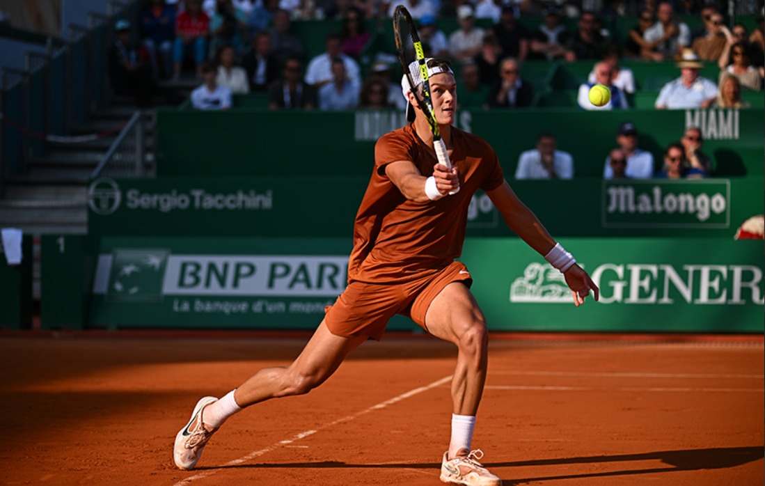 Rune da la sorpresa ante Medvedev en el ATP Montecarlo