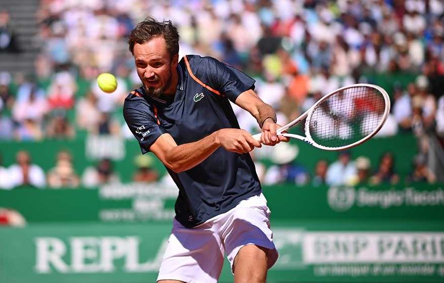 medvedev zverev mirarse espejo