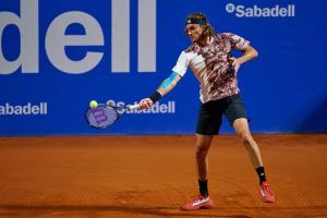 televisión horario atp barcelona cachín tsitsipas
