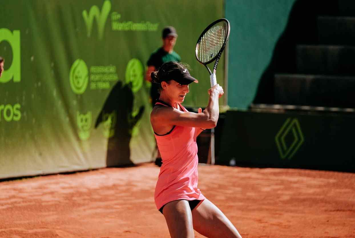 Masarova supera a Tauson para alcanzar las semifinales en Oeiras