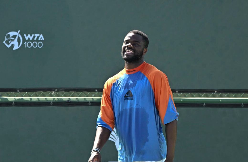 Tiafoe sobrevive a la resistencia de Etcheverry