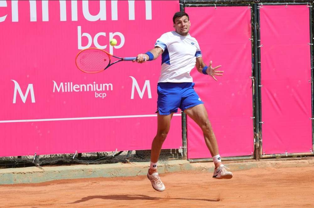 Zapata tira de orgullo y vence a Hurkacz en el ATP Estoril