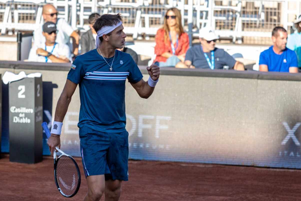 Etcheverry supera el primer compromiso en Roma