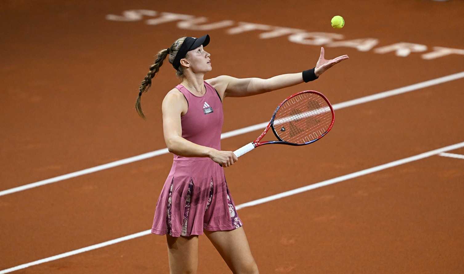 Rybakina fue de menos a más para avanzar en Roma