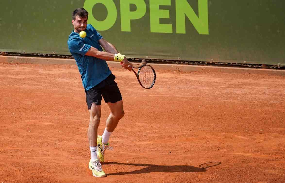 Martínez se clasifica a cuartos en Oeiras