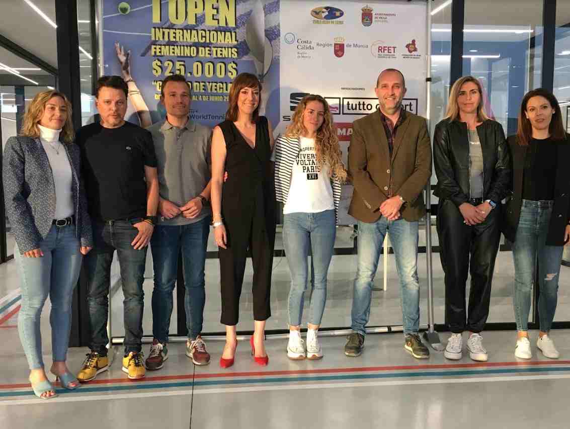mujer deporte yecla