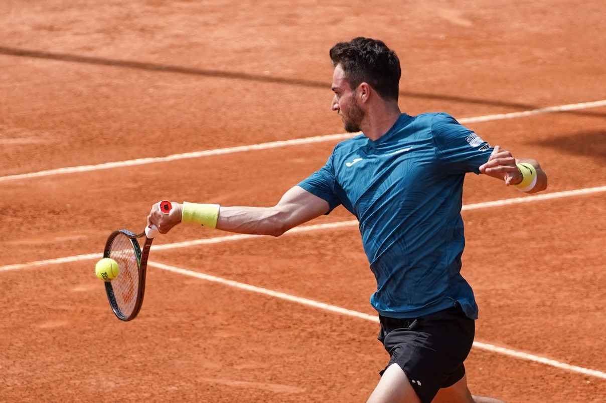 Martínez empieza arrasando en Roland Garros