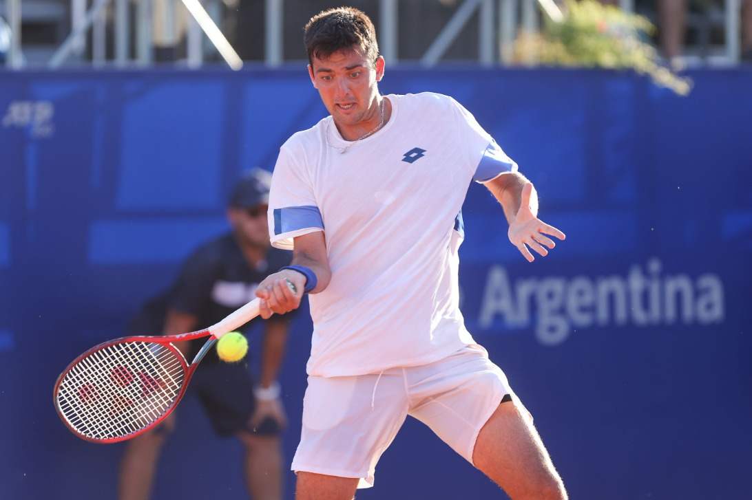 Barrios Vera empieza sólido en Roland Garros