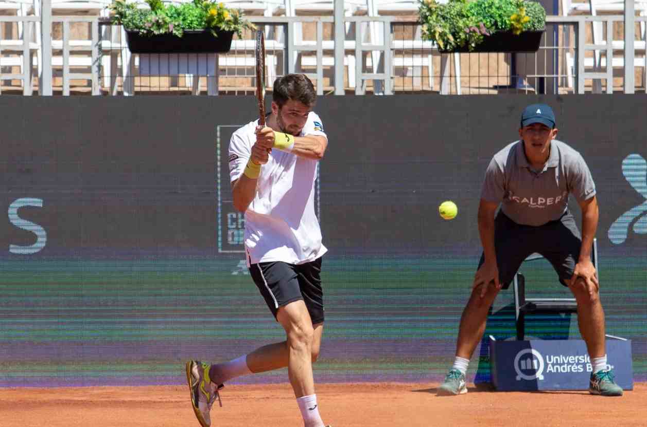 Martínez salva puntos de partido para entrar en el cuadro final de Roland Garros