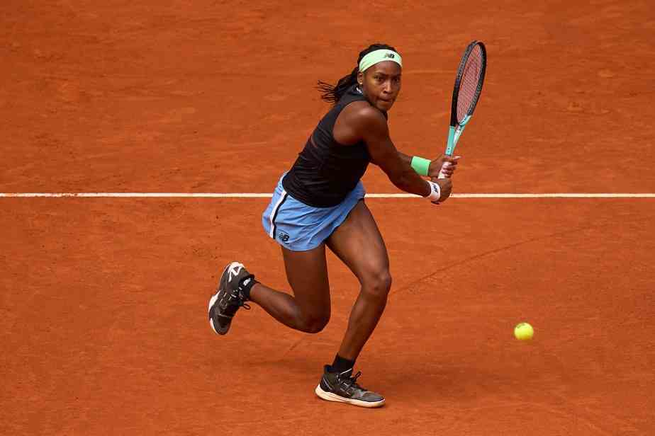 Gauff remonta su debut ante Masarova