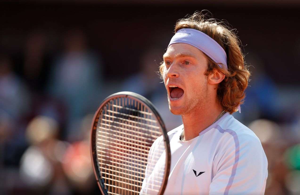 Rublev batalla para ser semifinalista en Alemania