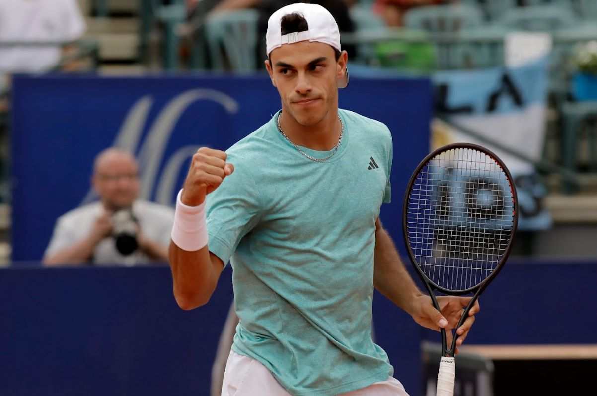 Cerúndolo tira de épica y es finalista en Eastbourne