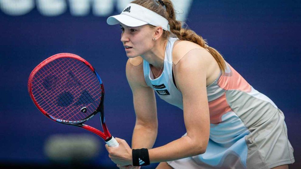 Rybakina aguantaba 10 minutos pista