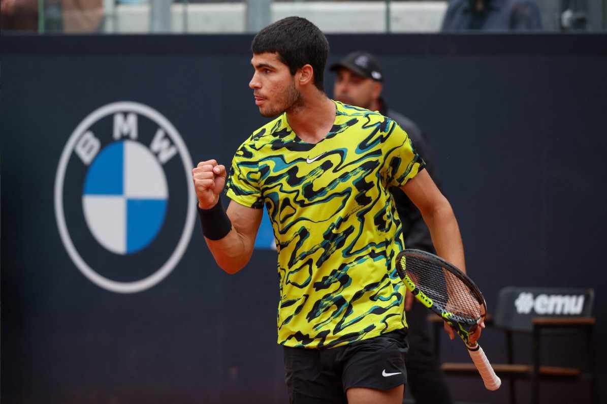 Huracán Alcaraz arrasa a Tsitsipas