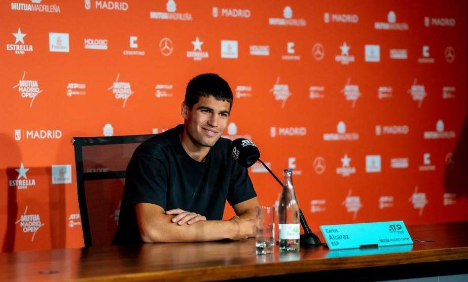 alcaraz uno favoritos wimbledon