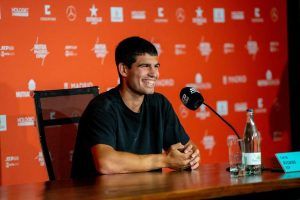 alcaraz feliz primera final hierba