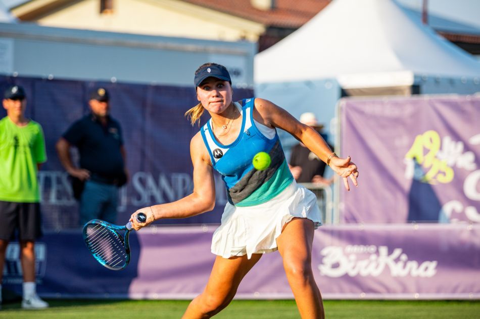 Kenin sorprende a Gauff en su debut en Wimbledon