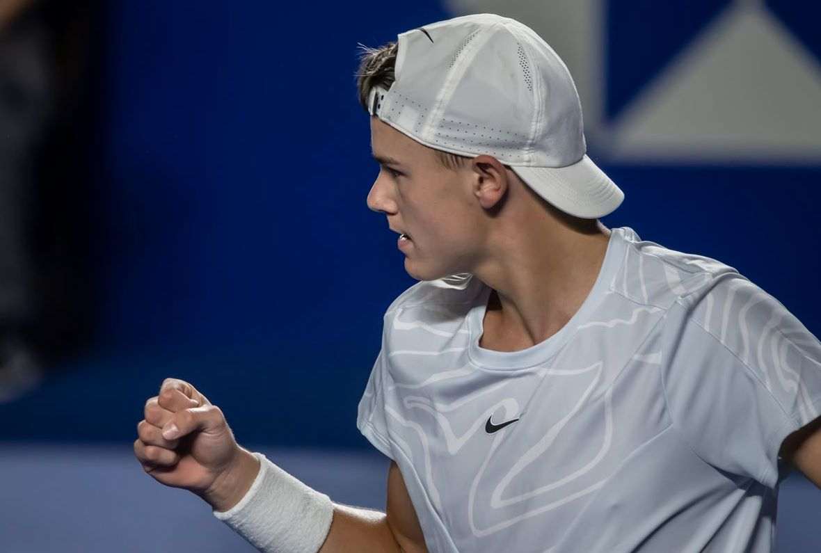 Rune remonta y sueña con las semis de Wimbledon
