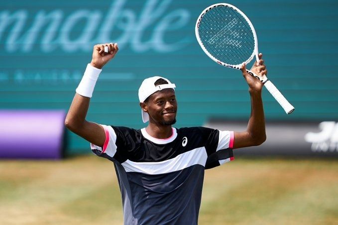 Eubanks deja a Tsitsipas sin cuartos de final