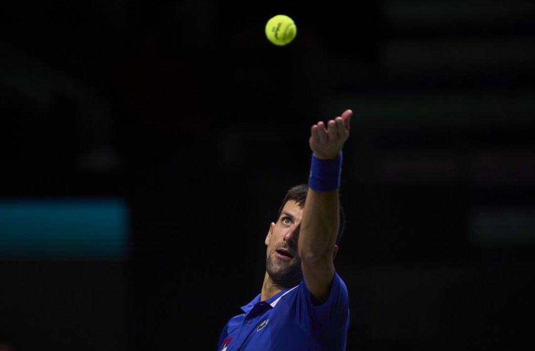 Djokovic saca pecho ante Hurkacz en Wimbledon