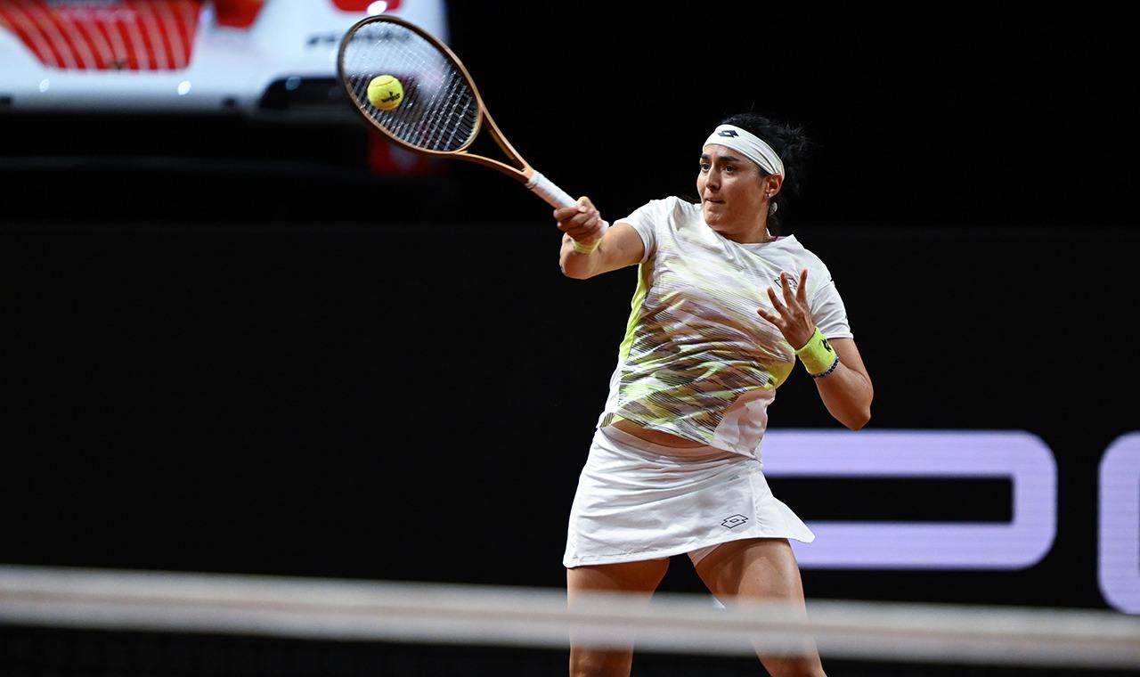 Jabeur pasa por encima de Kvitova en Wimbledon