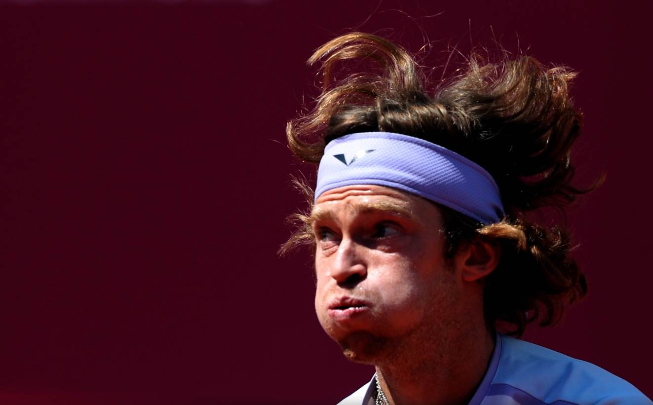 Rublev elimina al vigente campeón en Bastad