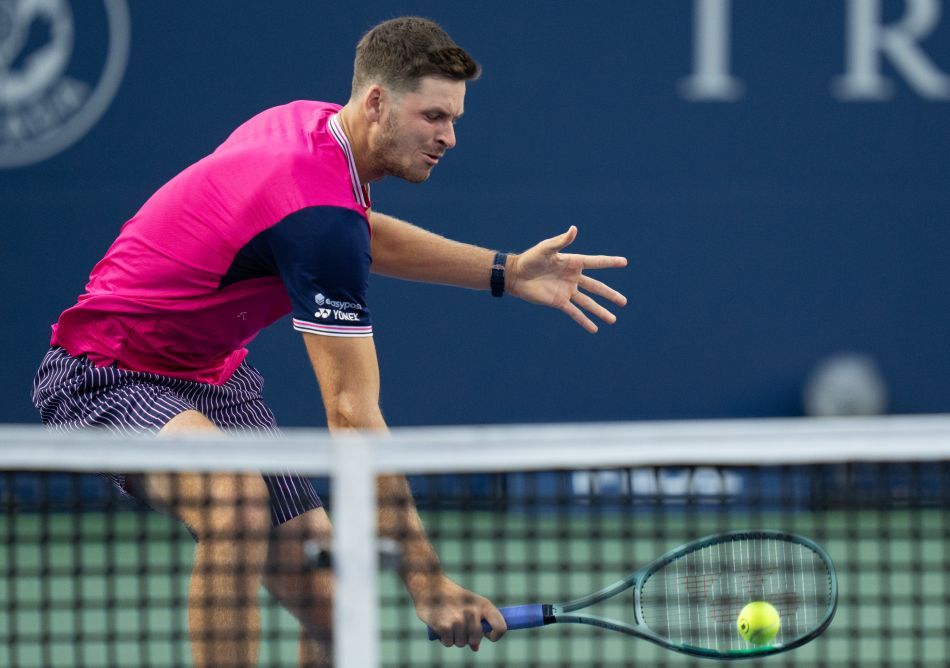 Hurkacz cierra una dramática victoria para seguir en Cincinnati