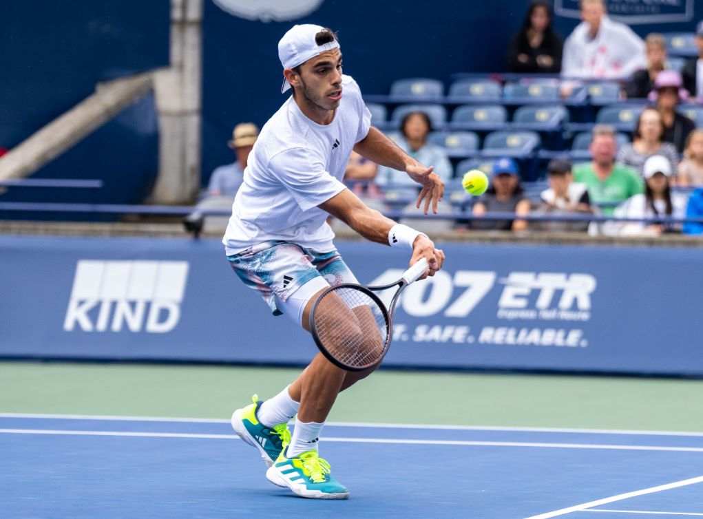 Cerúndolo supera un duro debut en Toronto