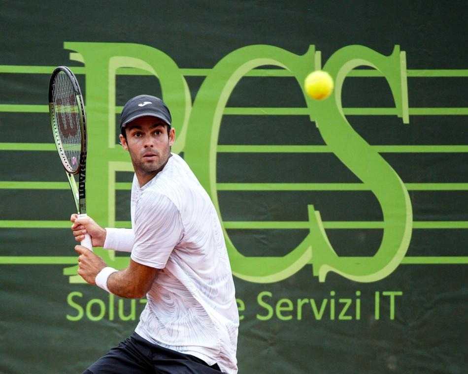 Díaz Acosta resuelve su papeleta ante Halys