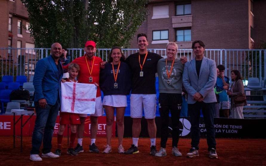 Inglaterra campeona del mundo touchtennis