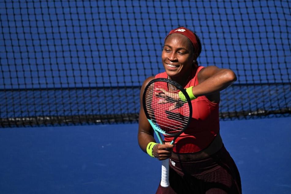 Gauff puede con la resistencia de Wozniacki