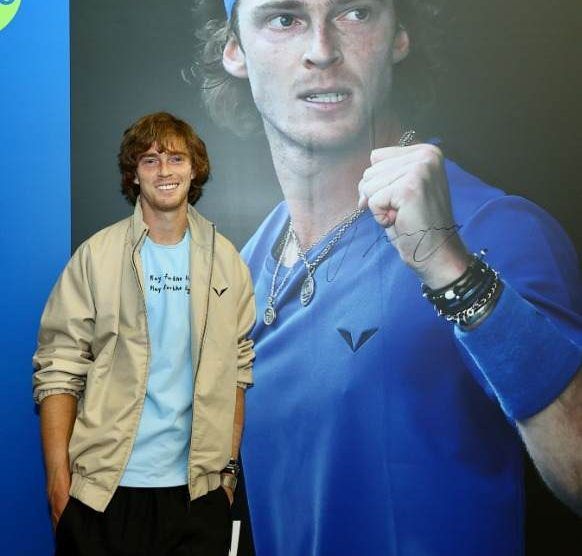 rublev sumar puntos apoyar compañeros