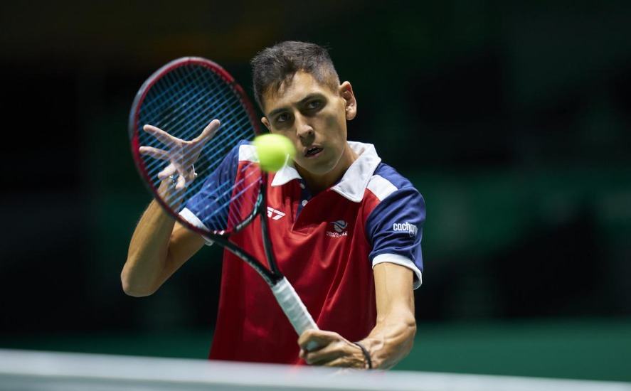 Tabilo deja escapar tres bolas de set ante Galarneau