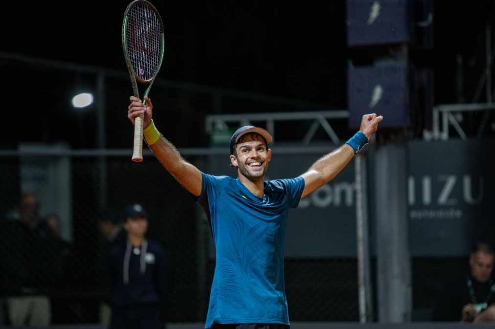 Díaz Acosta se viste de héroe y es semifinalista en Buenos Aires
