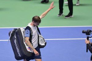 Bublik dos meses perdiendo primera ronda