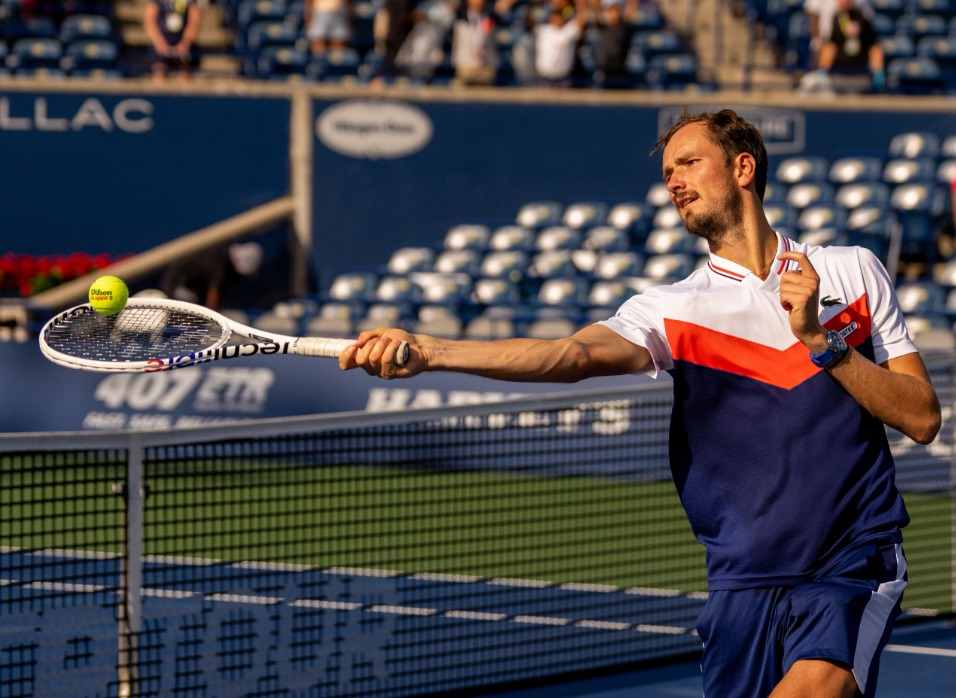 televisión horario atp pekín zverev medvedev