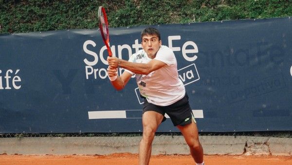 Burruchaga sorprende a Cerúndolo en Guayaquil