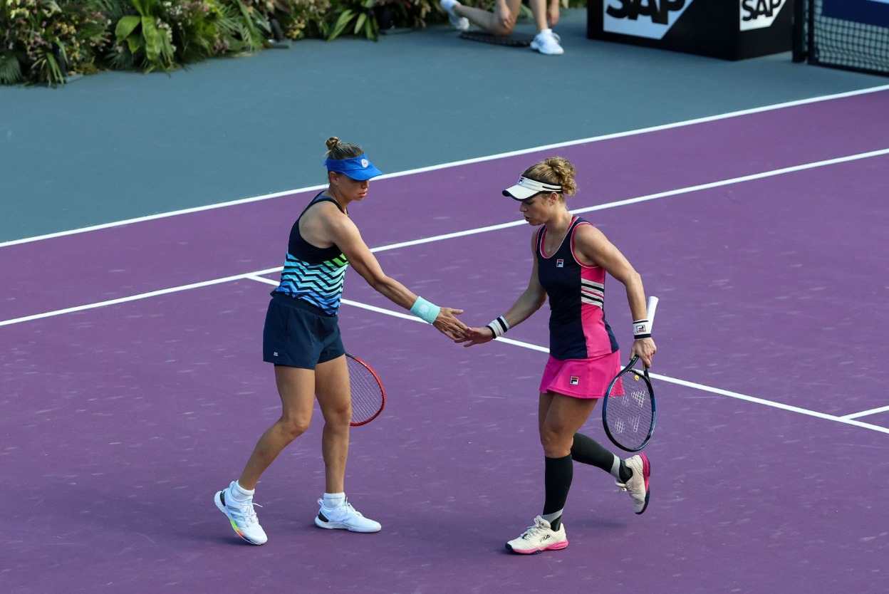 Siegemund y Zvonareva se consagran en las WTA Finals