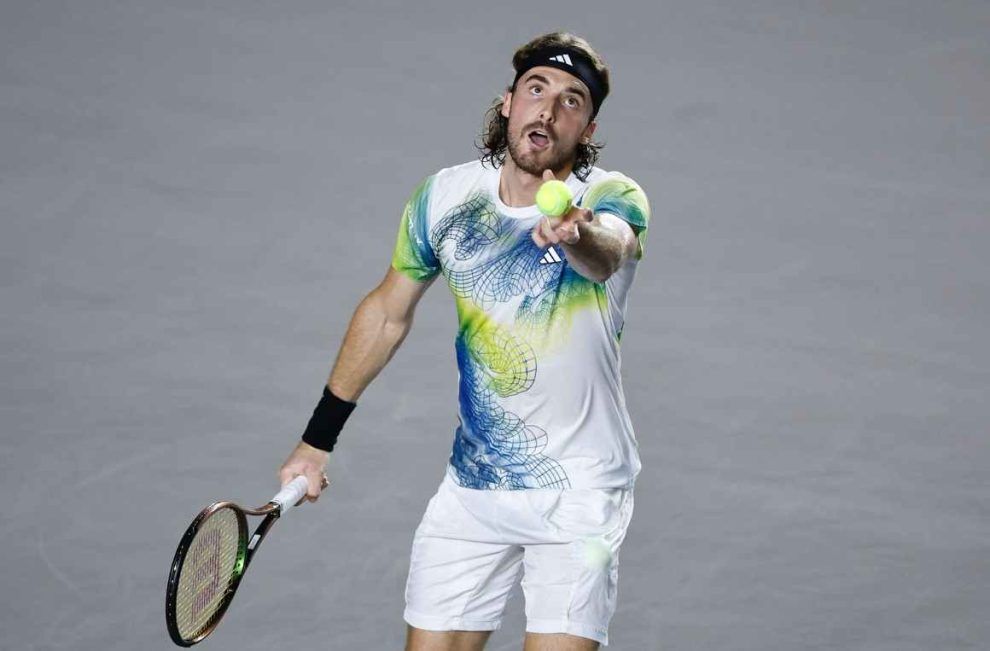 Tsitsipas no terminó su entrenamiento y es duda en las ATP Finals