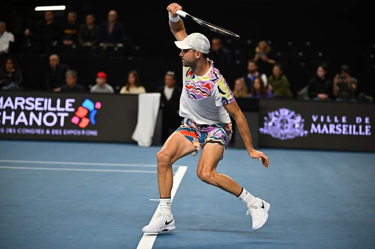 Dimitrov es finalista de París tras vencer a Tsitsipas