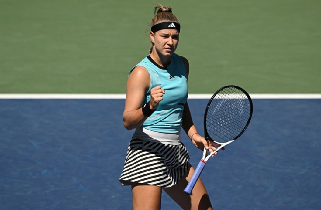 Muchova se baja del Open de Australia por lesión