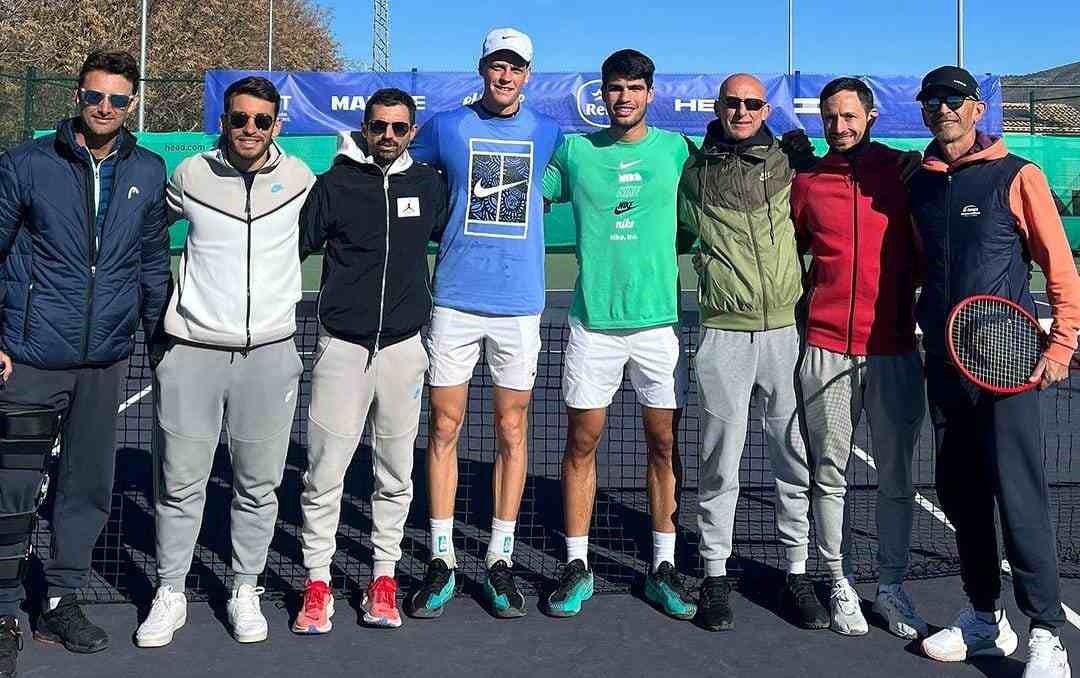 Jannik Sinner se entrena junto a Carlos Alcaraz en España