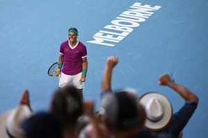 nadal aterriza en brisbane
