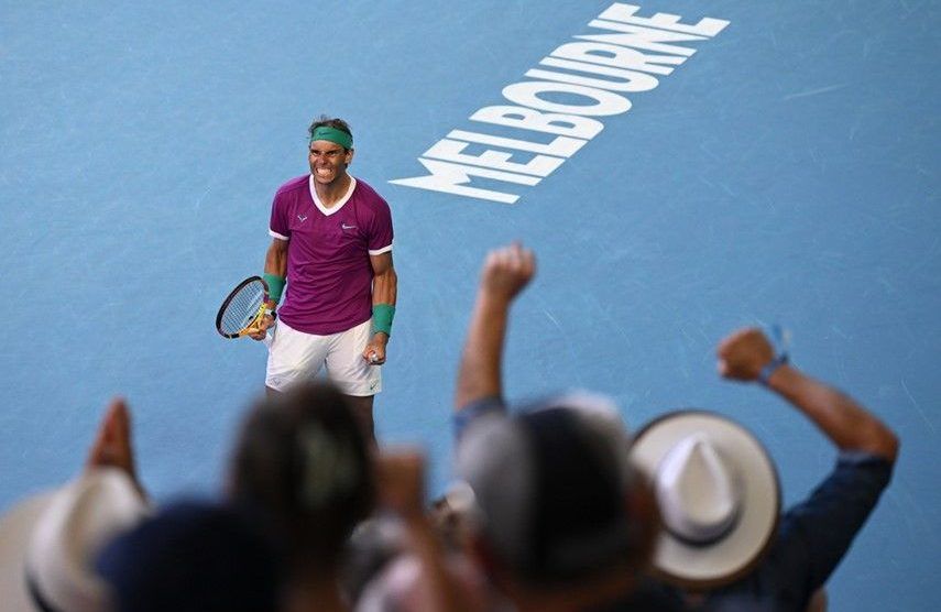 nadal aterriza en brisbane