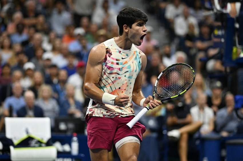 Alcaraz brilla y logra el objetivo de los cuartos de final 1 alcaraz kecmanovic australian open